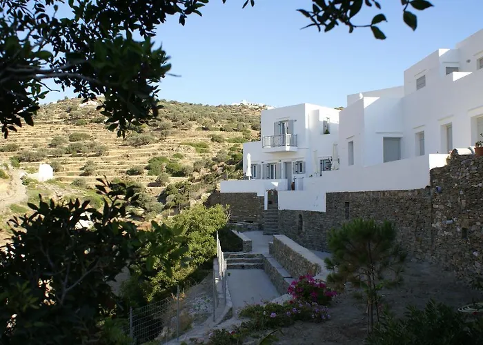 Petra & Fos Studios And Rooms