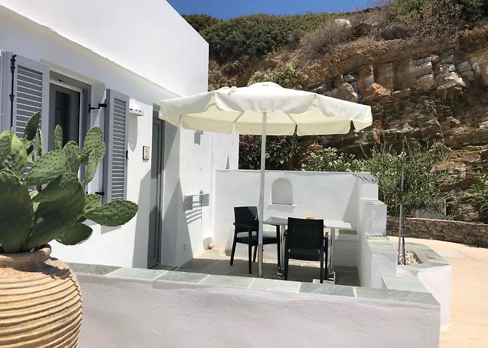 Petra & Fos Studios And Rooms