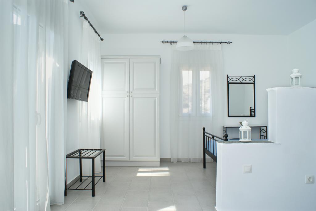 Petra & Fos Studios