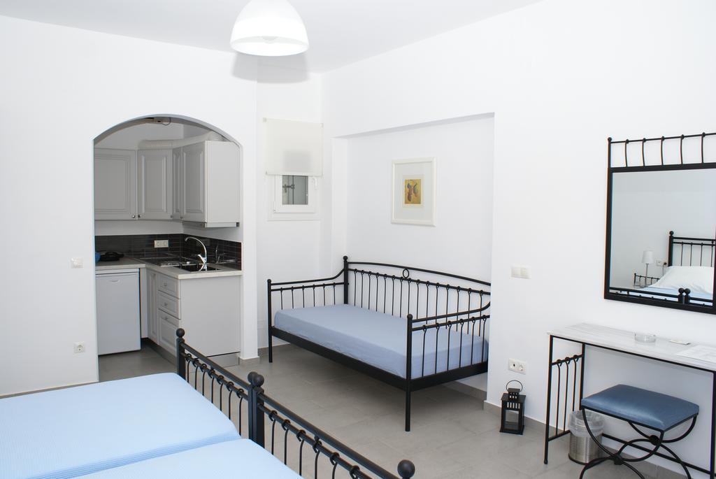 Petra & Fos Studios Apartment